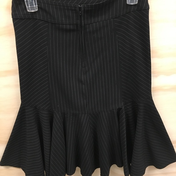NWOT Aqua Knee-length Blk/white Pinstriped Skirt - Picture 1 of 4